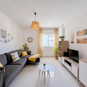  Apartamento Urban Retreat With Easy Access #1892